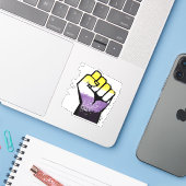 Nonbinaire Weerstands Vuist Sticker (Laptop met iPhone)
