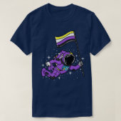 Nonbinary Astronaut in ruimte Nonbinary Pride T-shirt (Design voorkant)