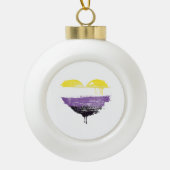 NONBINARY HART KERAMISCHE BAL ORNAMENT (Voorkant)