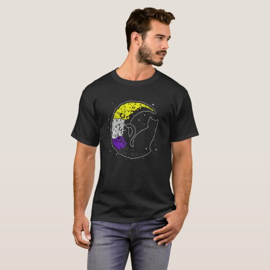 Nonbinary moon Space Cat LGBT Pride with NB Non Bi T-shirt (Voorkant volledig)