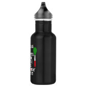 Nonna komt terug met haar houten lepel waterfles (Rechts)