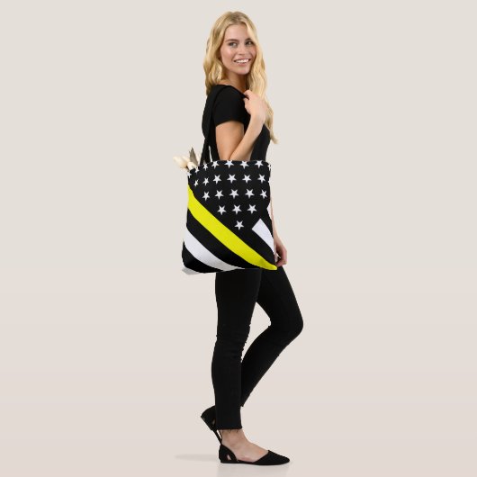 Noodinterventie-vlag Tote Bag (Op model)