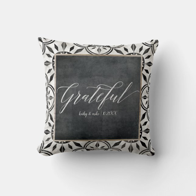 Noodlijdende  Boerderij Rustiek Zwart n Wit Kussen (Voorkant)