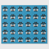 Noodlijdende hond poot print en bot op baby blauw cadeaupapier (Vlak)