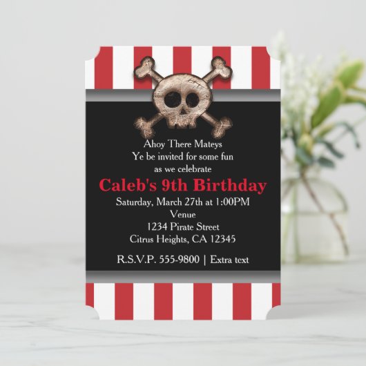 Noodlijdende schedel & Botten Pirate Red Invitatio Kaart (Staand voorkant)