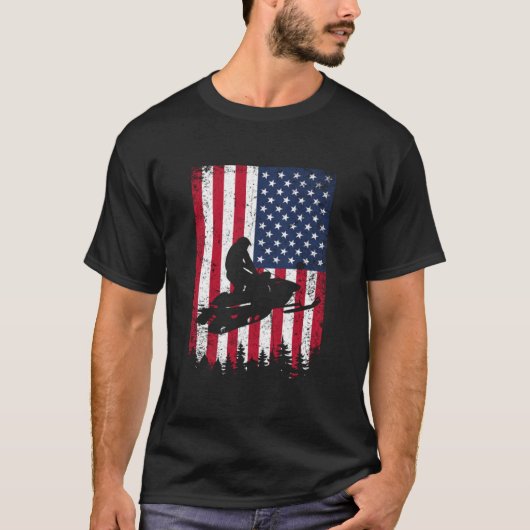 Noodzakelijke Amerikaanse vlag Snowmobiing Snowmob T-shirt (Voorkant)