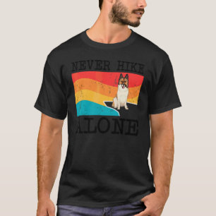 Nooit alleen wandelen IJslandse schapendoes grafis T-shirt
