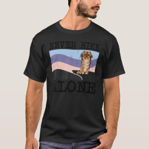 Nooit Alleen Wandelen Pekingees Wandelen T-shirt