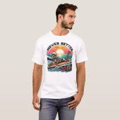 Nooit beter - Skeleton Surfing Sunset Wave Design T-shirt (Voorkant volledig)