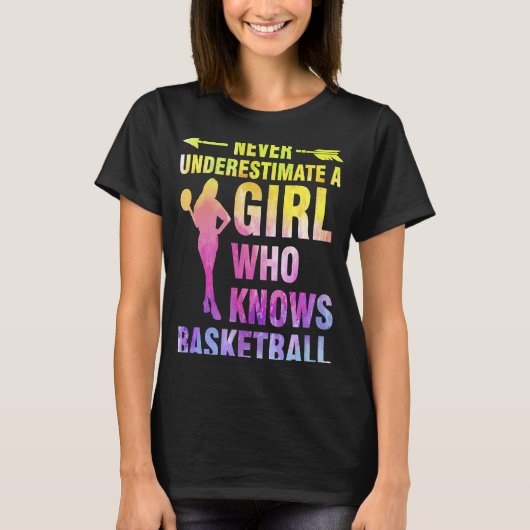 nooit een meisje onderschatten dat basketbalbas ke t-shirt (Voorkant)