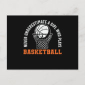 Nooit een meisje onderschatten dat Basketball spee Briefkaart (Voorkant)