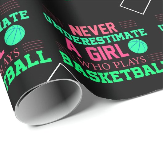 Nooit een meisje onderschatten dat Basketball spee Cadeaupapier (Rol Hoek)