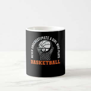 Nooit een meisje onderschatten dat Basketball spee Koffiemok