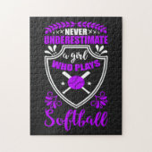 Nooit een meisje onderschatten dat Softball speelt Legpuzzel (Verticaal)