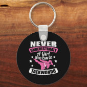 Nooit een meisje onderschatten dat Taekwondo kan d Sleutelhanger (Voorkant)