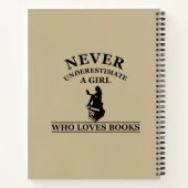 nooit een meisje onderschatten dat van boeken houd (Achterkant)