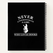 nooit een meisje onderschatten dat van boeken houd (Achterkant)