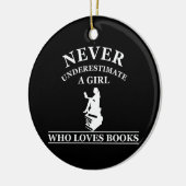nooit een meisje onderschatten dat van boeken houd keramisch ornament (Links)
