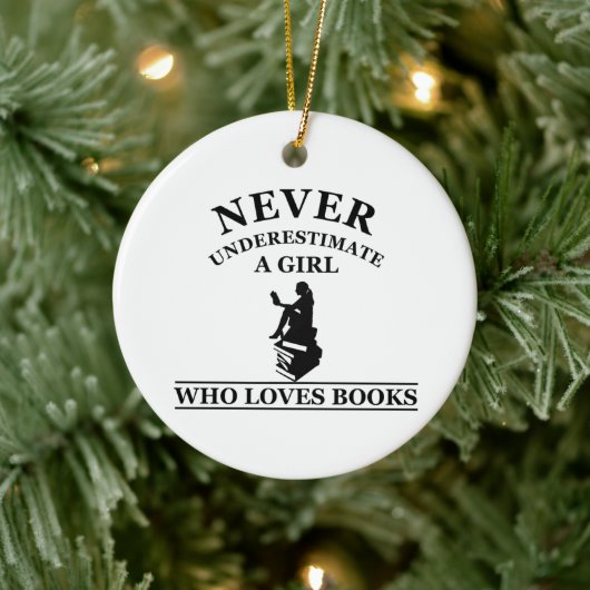 nooit een meisje onderschatten dat van boeken houd keramisch ornament (Boom)