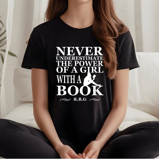 Nooit een meisje onderschatten met een boek t-shirt