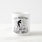 Nooit een oude Man Croquet Mallet onderschatten Koffiemok (Center)