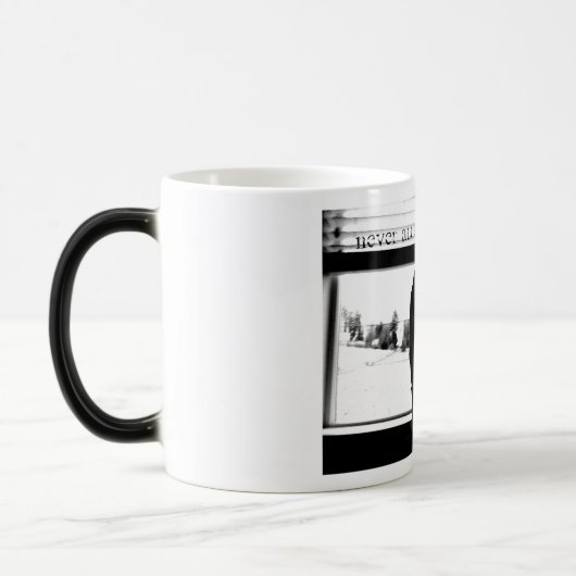 Nooit enige magische mok (Links)