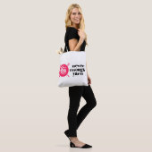 "Nooit genoeg garen" Tote Bag (Op model)