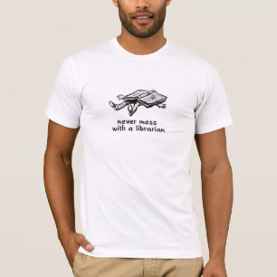 Nooit knoeien met een bibliothecaris 2.0 t-shirt