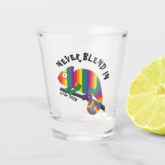 Nooit Opgaan in de Regenboog Kameleon Pride Shot Glas