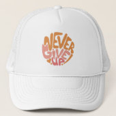 Nooit opgeven - Blush Pink en Sinaasappel Motivati Trucker Pet (Voorkant)