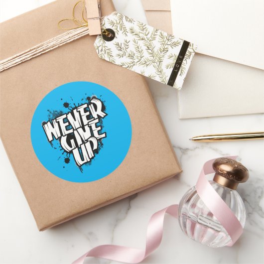 NOOIT OPGEVEN, gemotiveerde offerte Zwart & Wit Ronde Sticker (Geschenken)