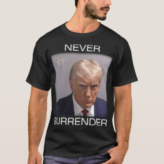 Nooit Opgeven - Trump Mugshot (Witte Tekst) T-shirt