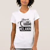 Nooit Outta Melanin Jersey T-Shirt (Voorkant)