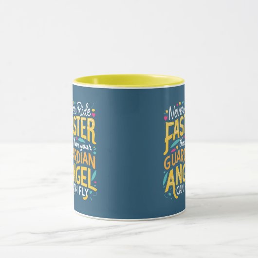 Nooit sneller rijden dan je voogd-engel kan vliege mok (Midden)