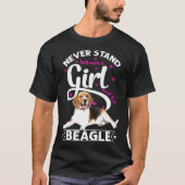 Nooit staan tussen een meisje en haar Beagle T T-shirt (Voorkant)
