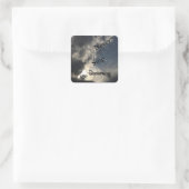 Nooit stoppen met dromen van blauwe hemel donkere vierkante sticker (Tas)