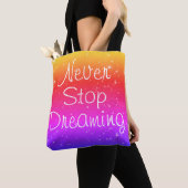 Nooit stoppen met dromen van regenboogsterren tote bag (Dichtbij)