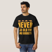 Nooit te oud voor Dino Nuggets Grappig Mannen T-shirt (Voorkant volledig)