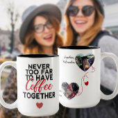 Nooit te ver om samen koffie te drinken tweekleurige koffiemok