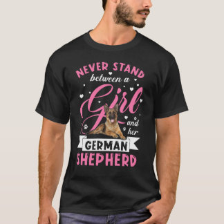 Nooit tussen een meisje en haar Duitse herder staa T-shirt