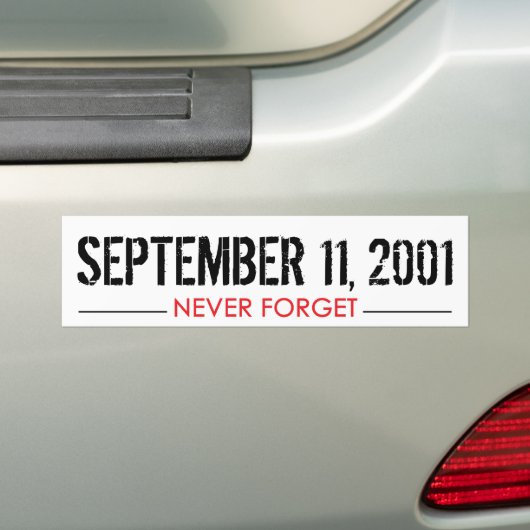 Nooit vergeten bumpersticker (Op auto)