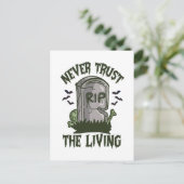 Nooit vertrouwen op de levende grappige enge zombi briefkaart (Staand voorkant)