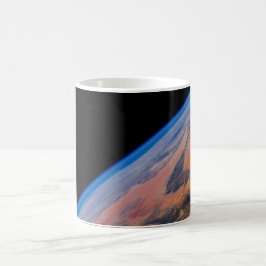 Noord-Afrika en de grote Libische woestijn. Koffiemok (Center)