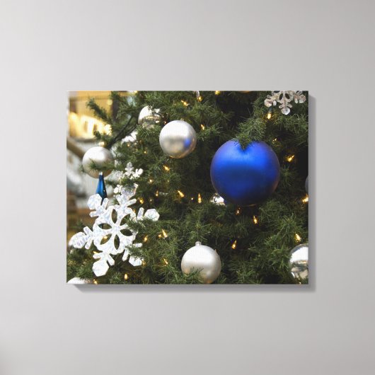 Noord-Amerika. Kerstversiering aan boom. Canvas Afdruk (Voorkant)