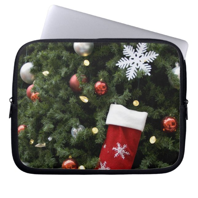 Noord-Amerika. kerstversieringen op boom. 5 Laptop Sleeve (Voorkant)