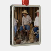 Noord-Amerika, VS. Cowboys relaxing and Metalen Ornament (Rechts)