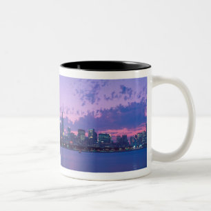 Noord-Amerika, VS, IL. Chicago silhouet bij scheme Tweekleurige Koffiemok