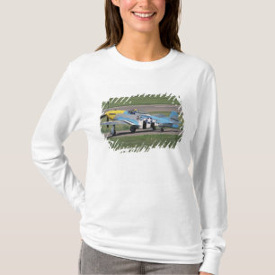 Noord-Amerikaanse P-51 D Dazzling Donna op de T-shirt