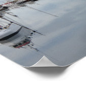 Noord-IJslandse haven hoge scheepsreflecties Poster (Hoek)