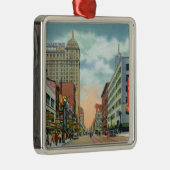 Noordelijk Uitzicht van de hoofdstraat Metalen Ornament (Rechts)